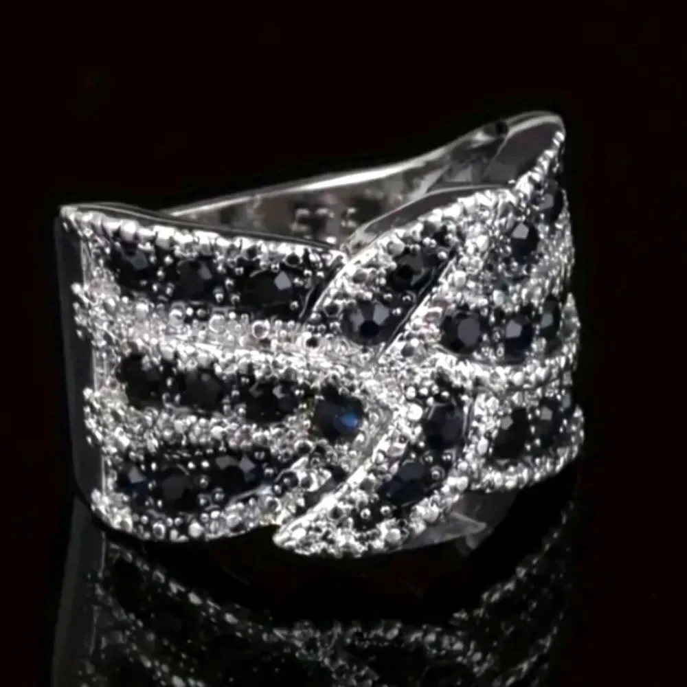 Luxury Elegant diamond wedding ring
